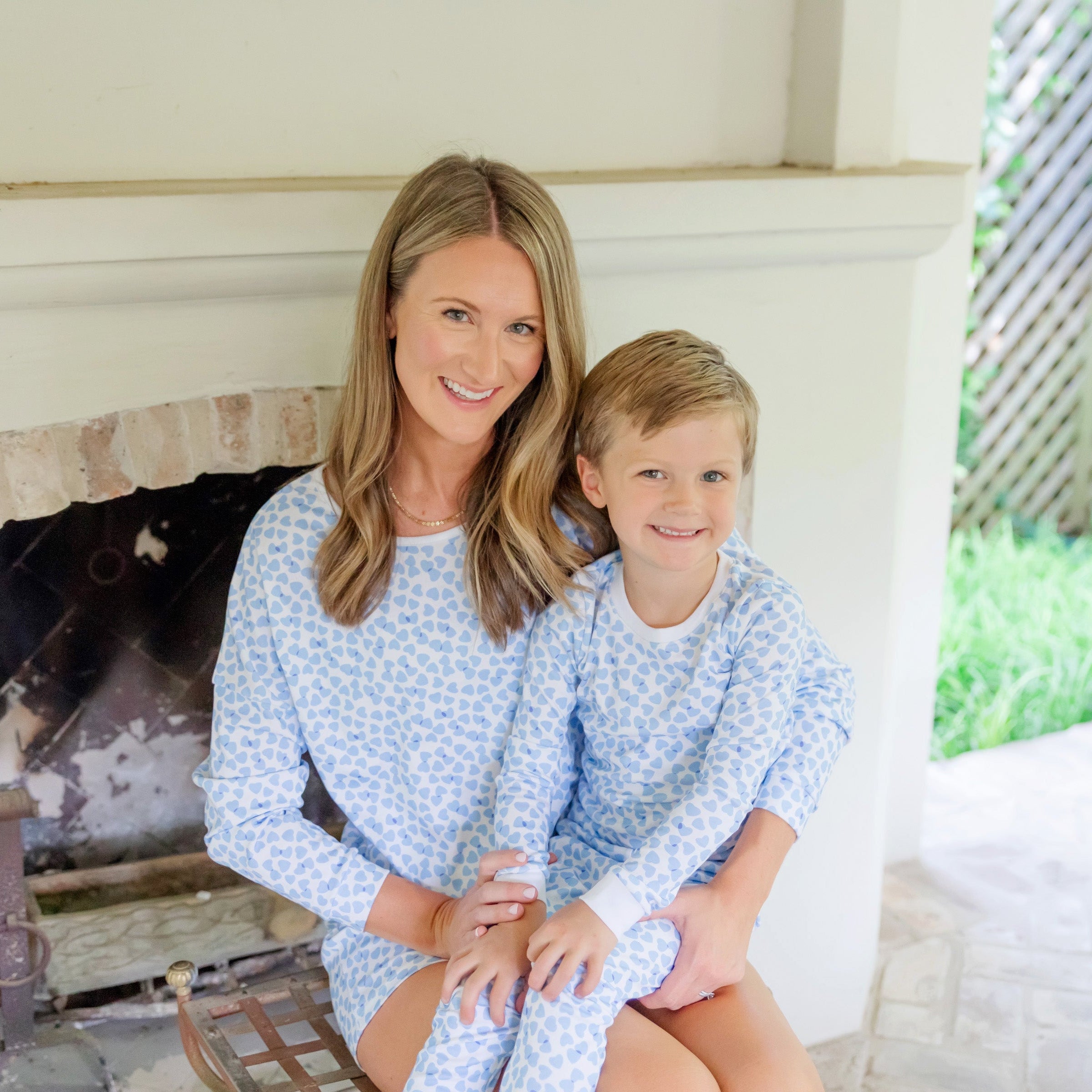 Anna Women's Longsleeve Short Set - Confetti Hearts Blue