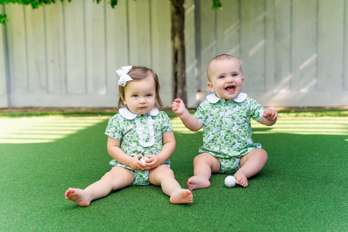 Par for the Course: A Classic Golf Print for the Whole Family