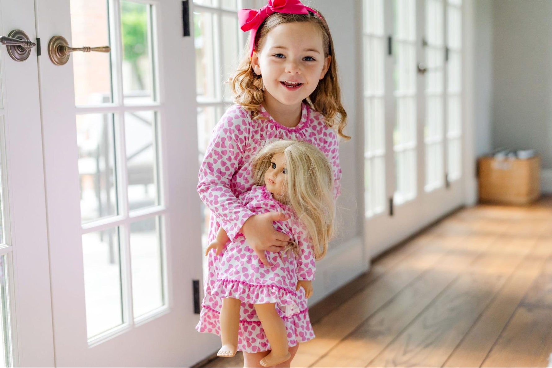 How to Choose Comfortable and Stylish Clothes for Girls