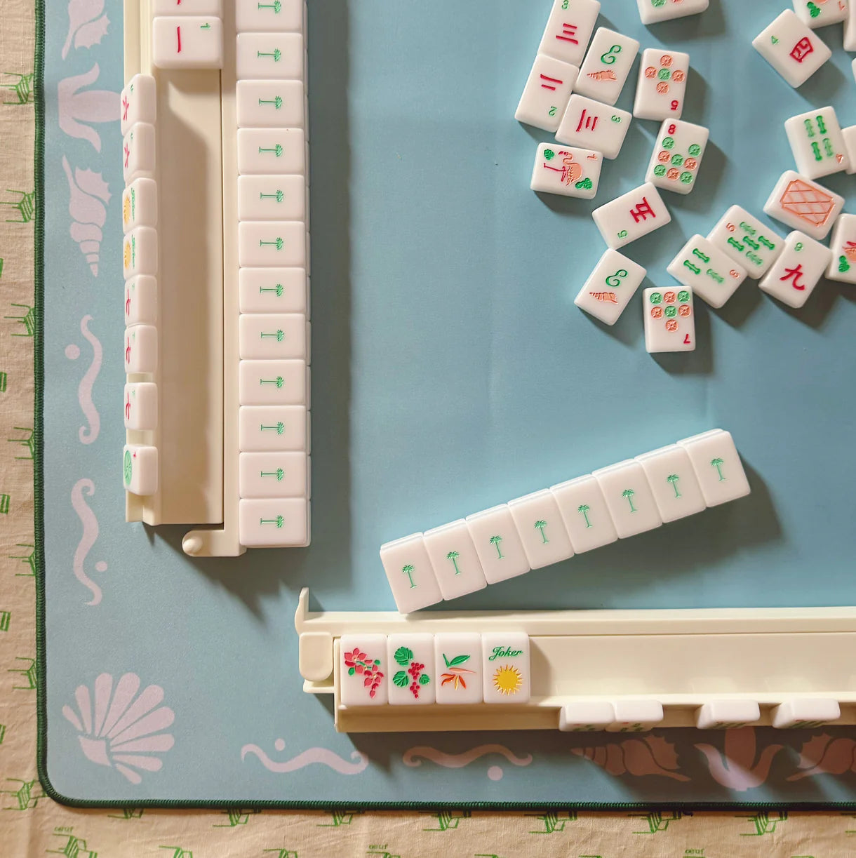 Mahjong Mat by The Mahjong House - Blue Island Border