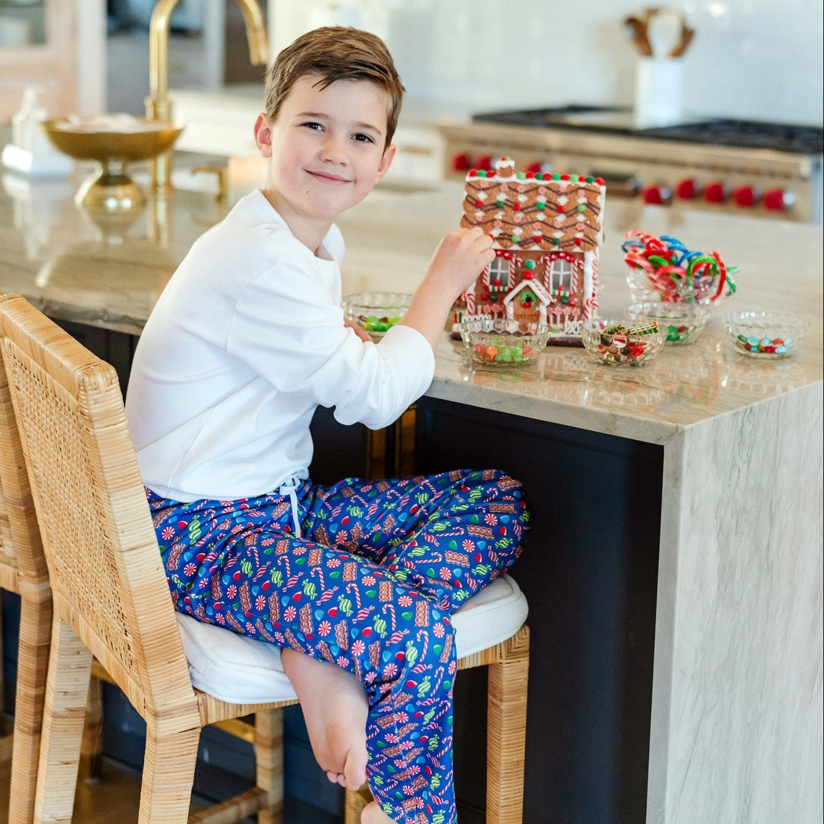 Beckett Boys' Hangout Pant - Christmas Candy Blue outfit perfect for everyday wear