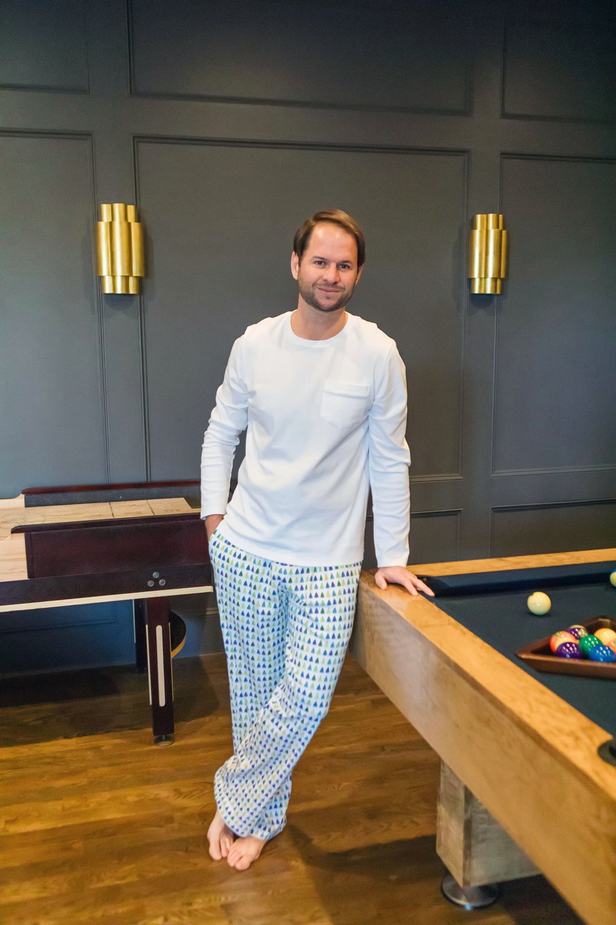 Brent Men's Hangout Pant Christmas Tree Cool outfit perfect for everyday wear